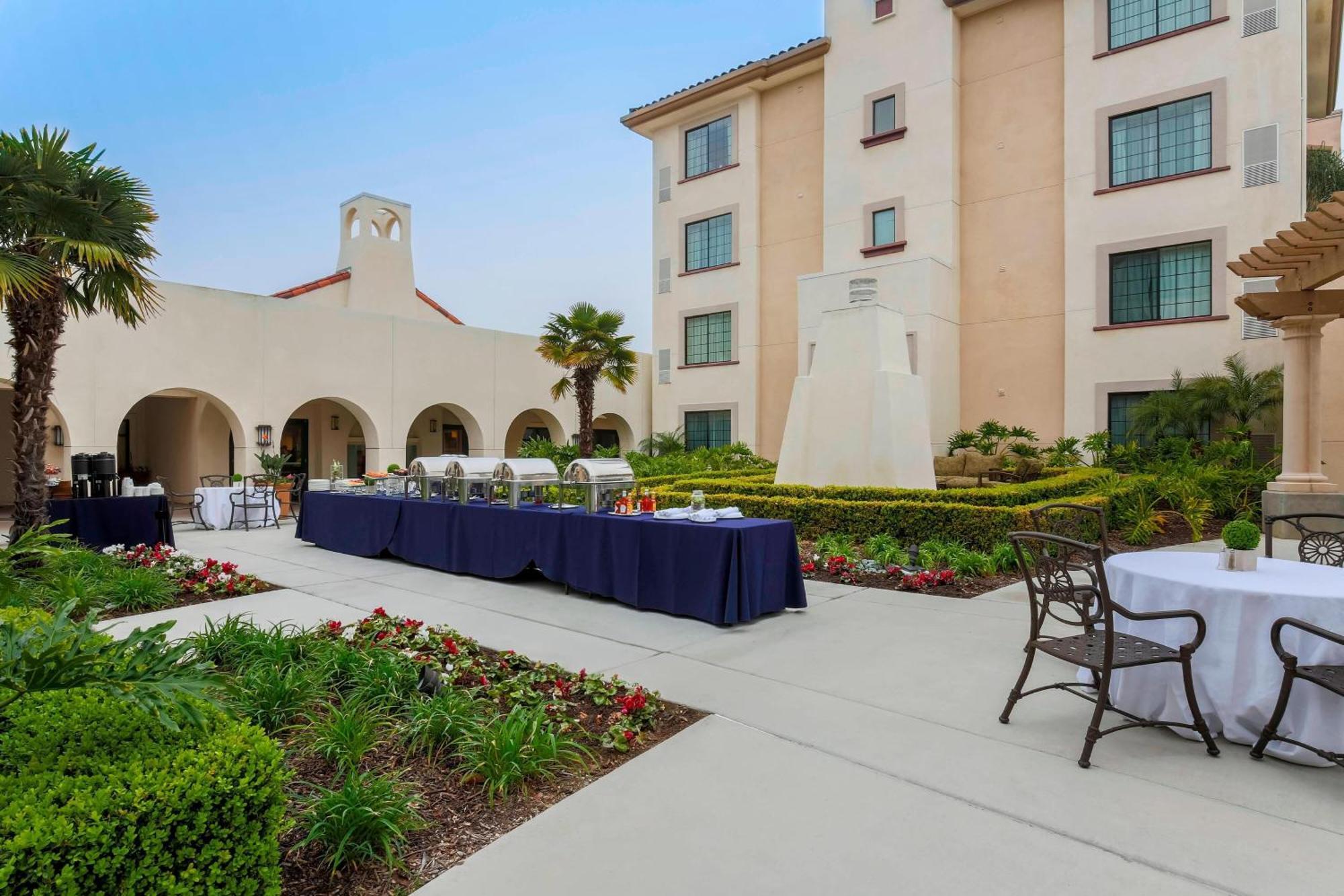 Courtyard San Diego Airport/Liberty Station Bagian luar foto